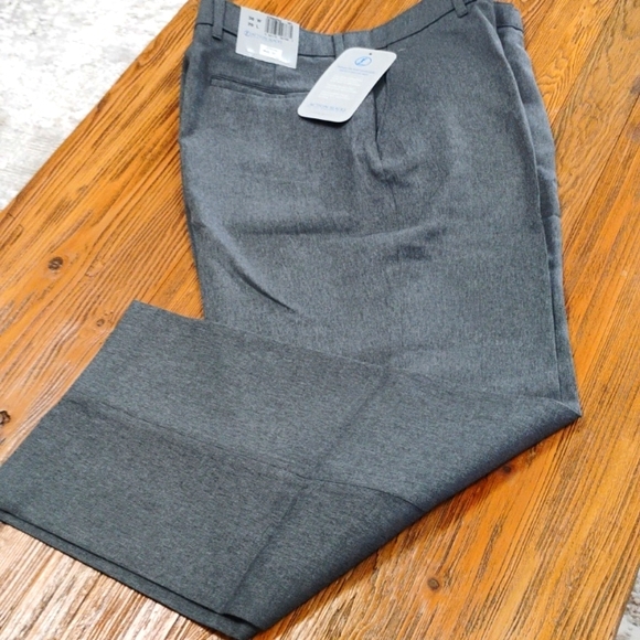 Levi Strauss Action Dress Slacks  size 36/29 Gray NWT - Picture 1 of 5